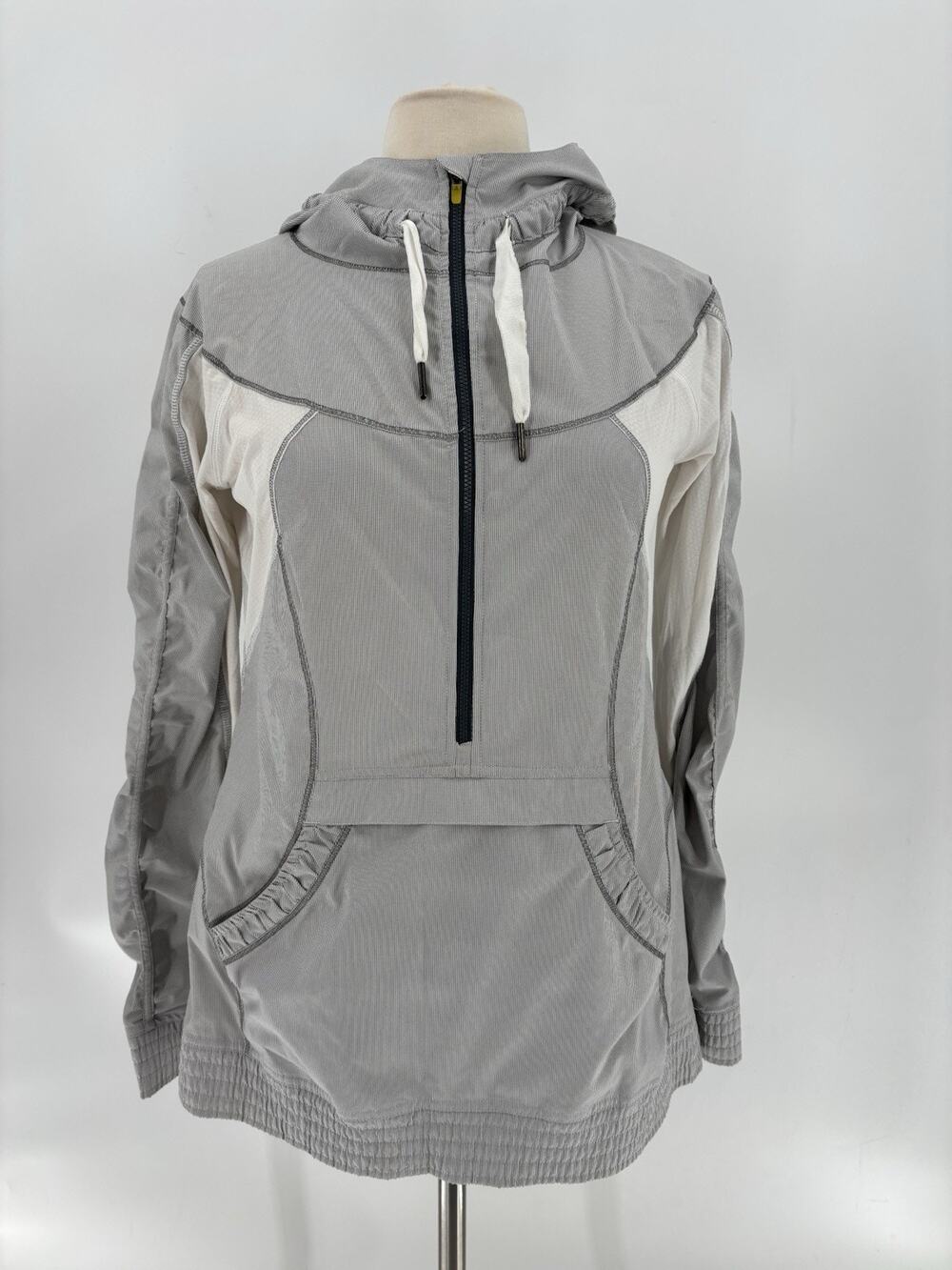 Lululemon Anorak Half Zip Hooded Jacket Womens 8 Gray Drawstring Pocket Pullover